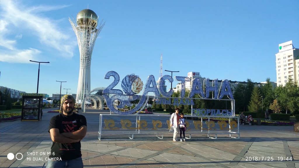 ipek yolu motosiklet rotası kazakistan astana bayterek kulesi anıtı