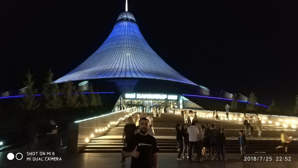 motosikletle asya turu kazakistan astana han şatır alışveriş merkezi gece gezmesi