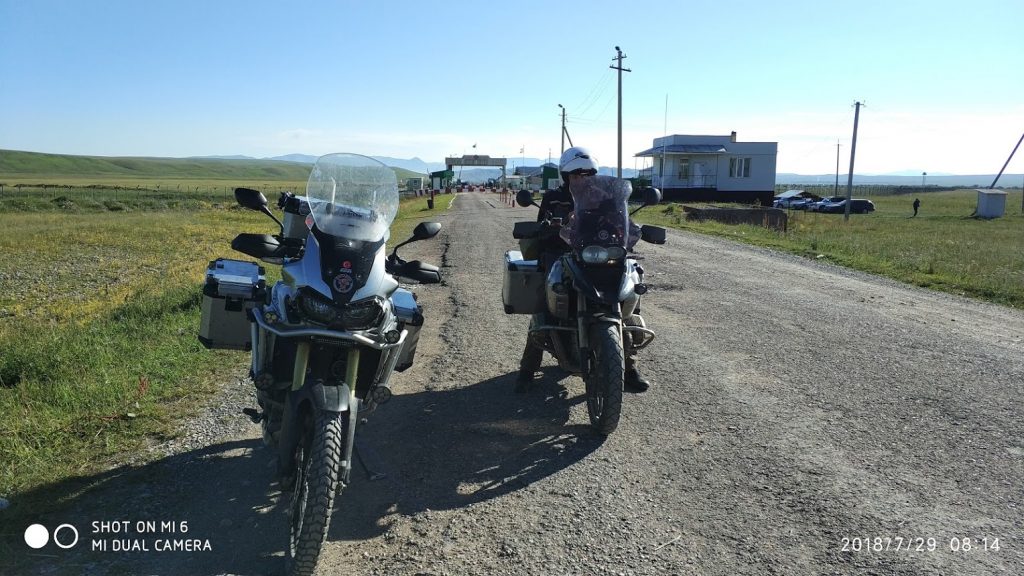 motosikletle yurt dışı kazakistan kırgızistan karkara sınır kapısı gümrük geçişi