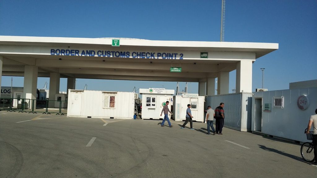 Motosikletle zorlu yollar ve Elet limanı gümrük girişi