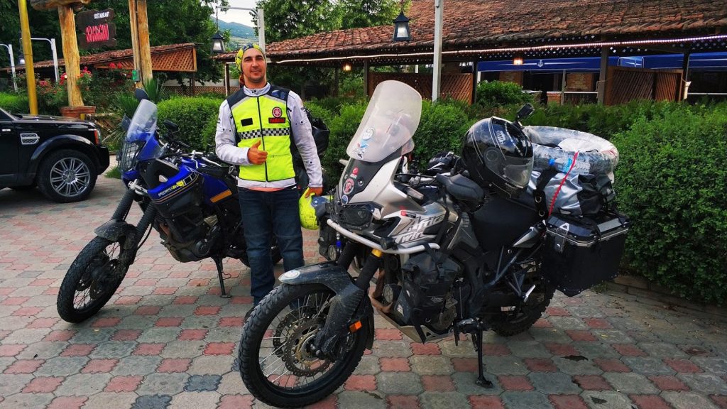 Motosikletle Asya turu Gürcistan sınır geçişi