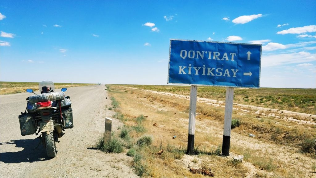 Pamir rotası Kazakistan sınır geçişi ve çöl yolları
