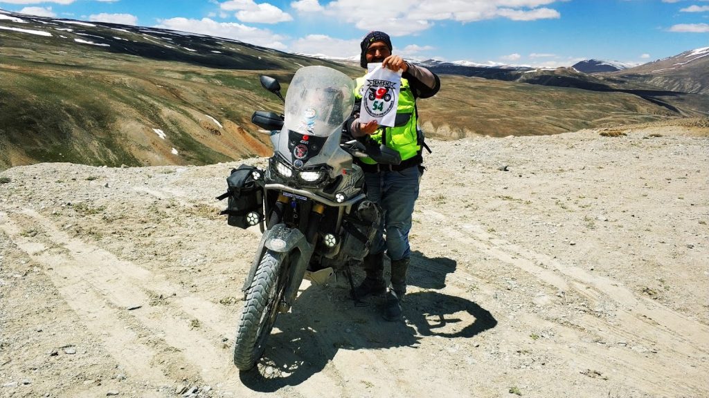 M41 karayolu Dzhilanda bölgesi motosikletli geçiş