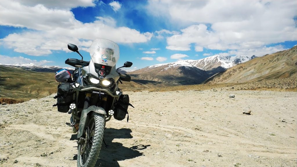 Motosikletle Pamir rotası yine bir geçit