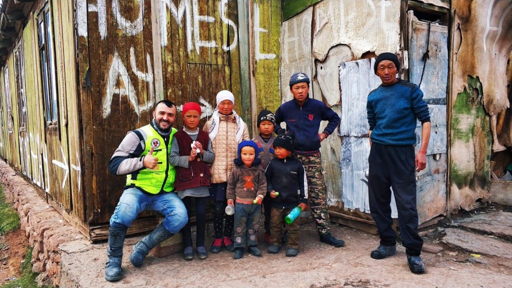Motosikletle Asya turu Tacikistan yerel halkı ve misafirperverlik