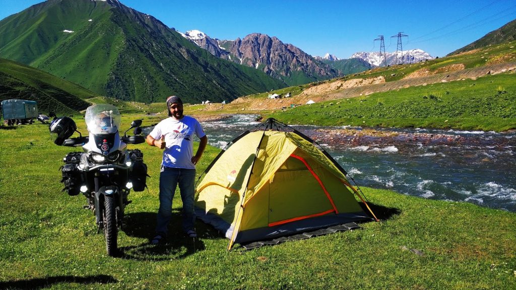 Motosikletle Kırgızistan turu sırasında efsanevi kamp yerimiz