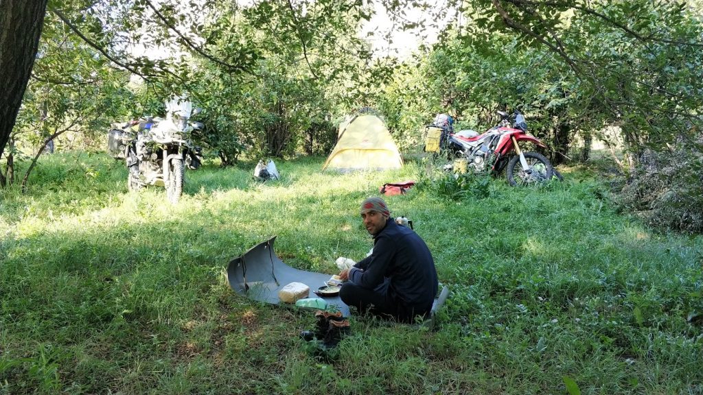 motosikletle asya turu Rubtsovsk kamp alanımız ve nehir kenarı