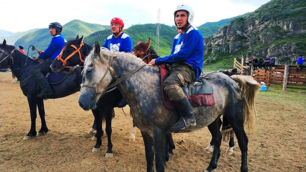 kazakistan motosiklet turu Aktash bölgesi yerel atlı sporlar