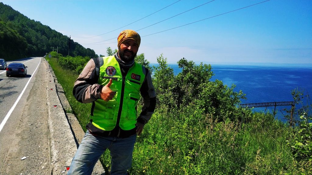 baykal gölü motosiklet rotası Sibiryanın Mavi Gözü manzarası